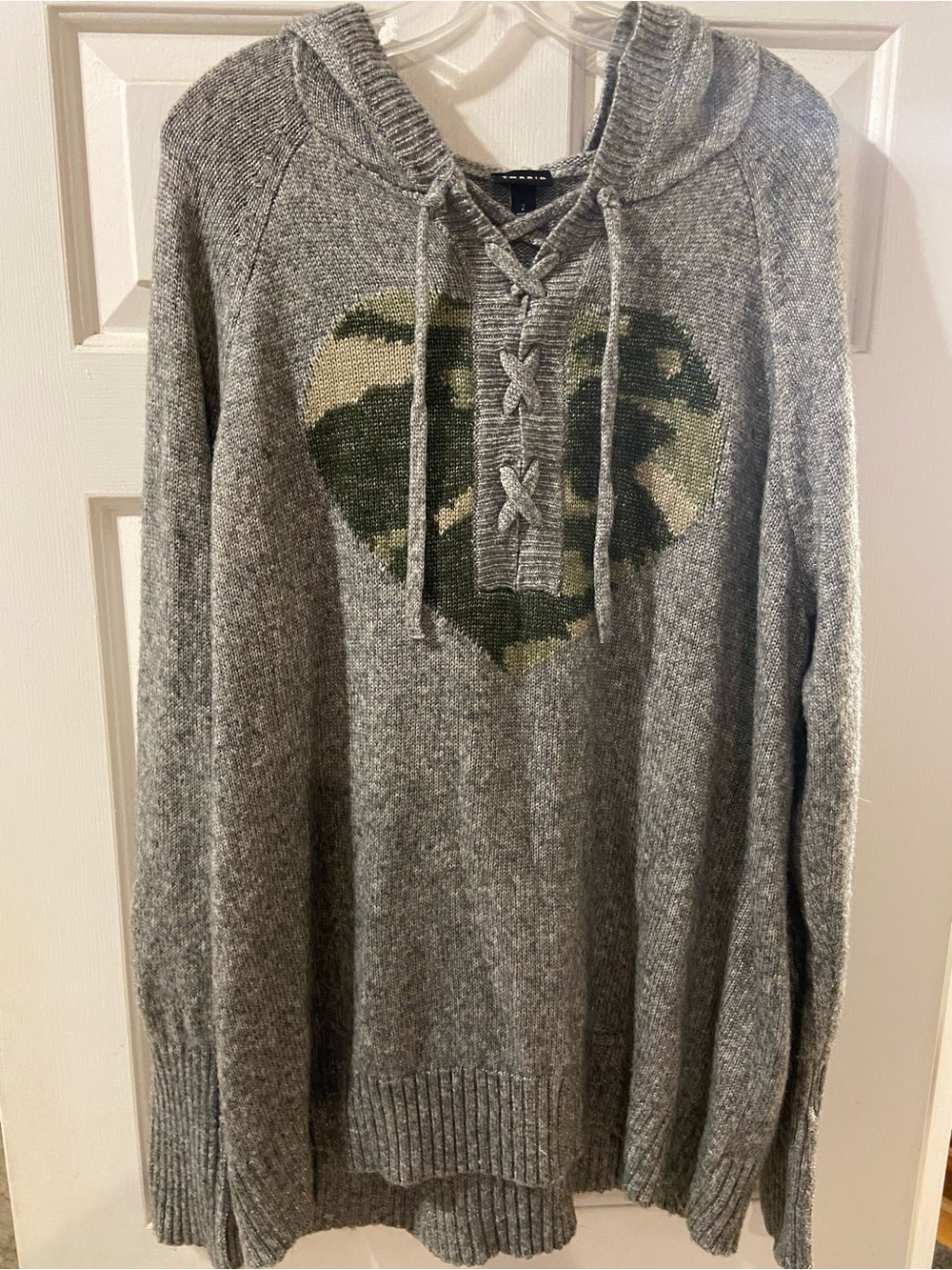 torrid 2x 2 Gray Hooded Sweater with Camouflage Heart